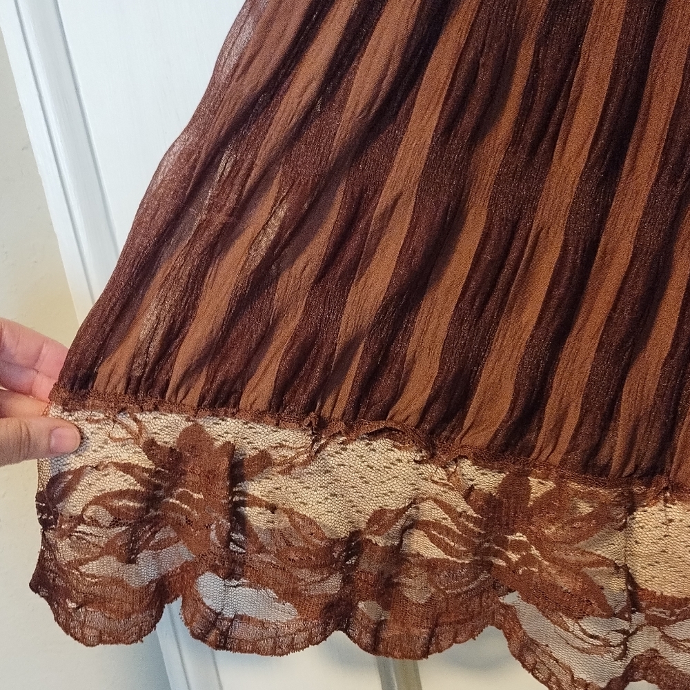 Brown Skirt with Lace Knit - Picture 3 of 6